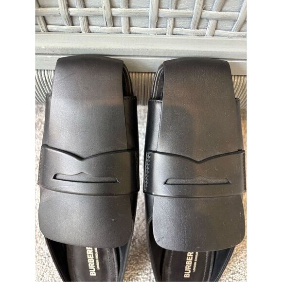 Nearly NEW Burberry cut out mules, black leather, Sz 38, $590 - Picture 3 of 7